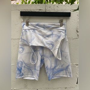 NWOT: Onzie Mini Biker Short and Ride Bra set, White/blue Tie Dye, Size S/M